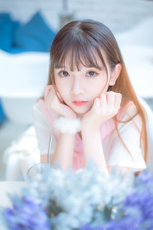 今生有情，情在细微的关爱里，情在天涯的遥寄里，情在茫茫的雪夜里。雪落下无声，而情却掷地有声，声在那里，声在我的会意里，声在你的共鸣里，凝聚成一世的情缘，一世的爱[lizhigushicom]。